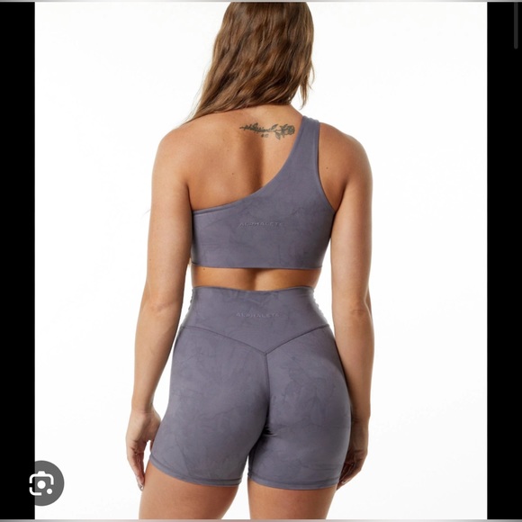 Alphalete assymetrical sports bra in blue - Picture 3 of 3